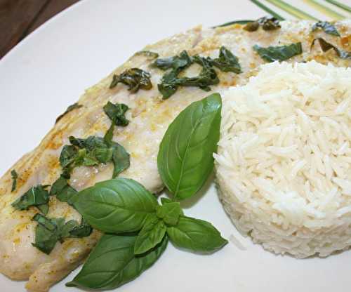 Papillotte de perche du Nil curry et basilic à la plancha