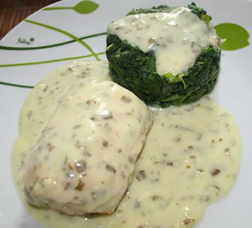 Paupiette de saumon, épinards, sauce aux herbes