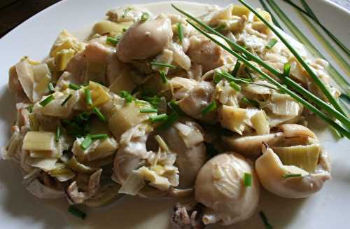 Petits encornets sur fondue de poireaux