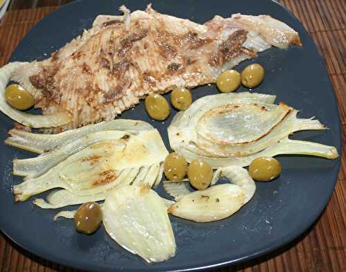 Raie au beurre noisette, anchois, olives et fenouil