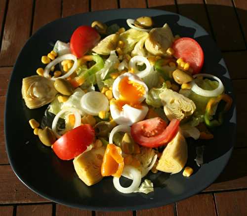 Salade aux couleurs de Provence, tomate, artichaut, olives ...