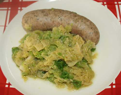 Saucisses charcutières au chou vert