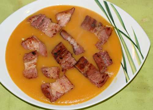 Soupe de citrouille à la poitrine fumée