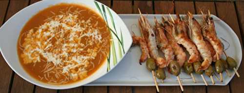 Soupe de poissons et gambas en brochette à la plancha