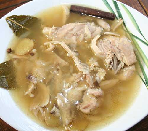 Soupe (phở) de poulet anti-grippe