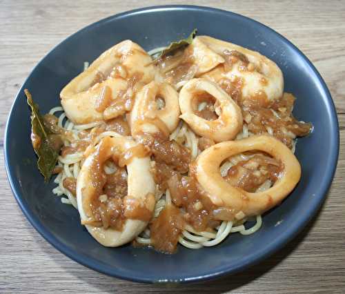 Spaghetti aux anneaux d'encornet marinés - amafacon