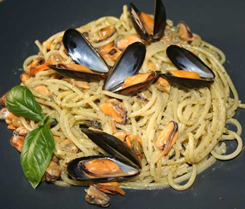 Spaghetti aux moules et pesto alla genovese