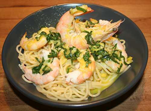 Spaghetti carbonara gambas et ail des ours