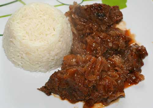 Stifado ( râgout de boeuf à la grecque)