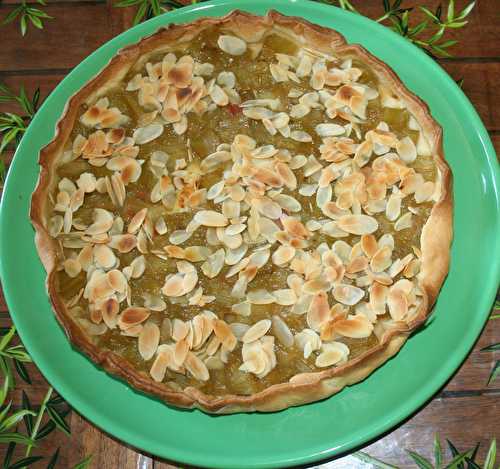 Tarte à la rhubarbe et aux amandes