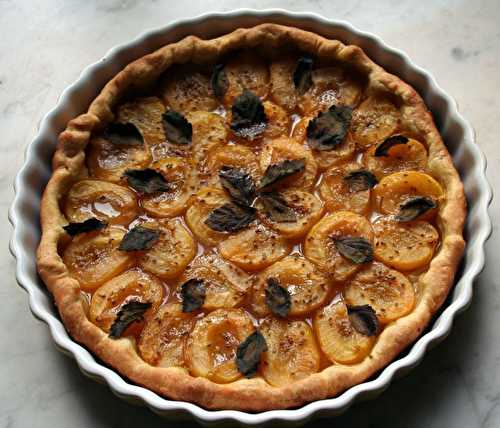 Tarte aux prunes, anis, mélisse, vanille