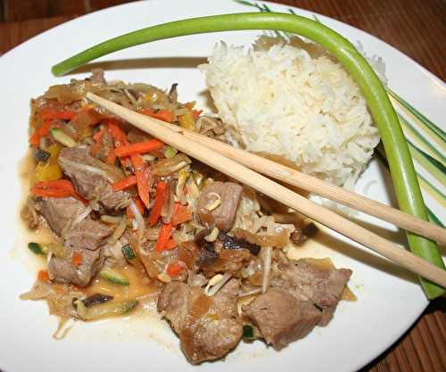 Wok de porc sur poêlée asiatique