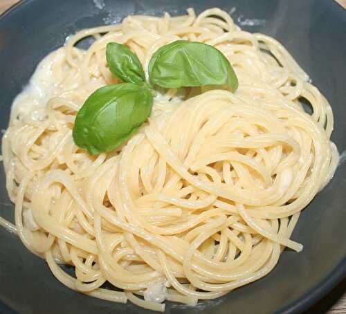 Spaghetti sauce au gorgonzola à la cuillère