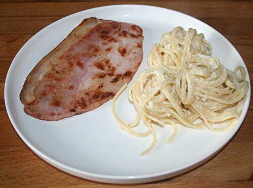 Jambon grillé à la plancha et linguine sauce au Saint Félicien