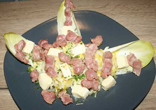 Salade d'endive, gésiers et reblochon