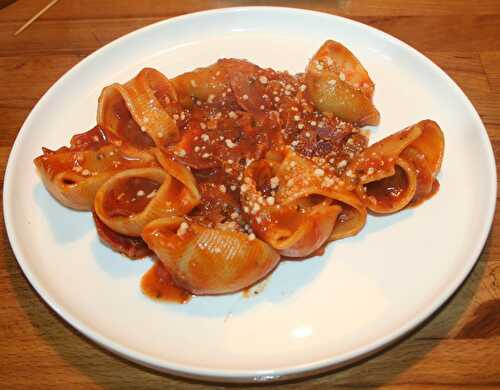 Lumaconi sauce tomates, coppa, Grana Padano