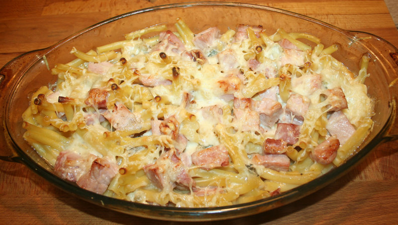 Gratin de macaroni aux jambon et 2 fromages sauce fond de veau