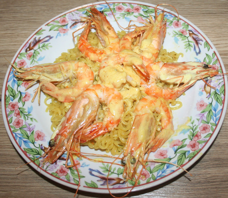 Nouilles chinoises aux gambas sauce crémeuse au curry