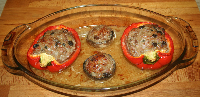 Poivron et champignons farcis à la farce de volaille marrons confits et raisins de Corinthe