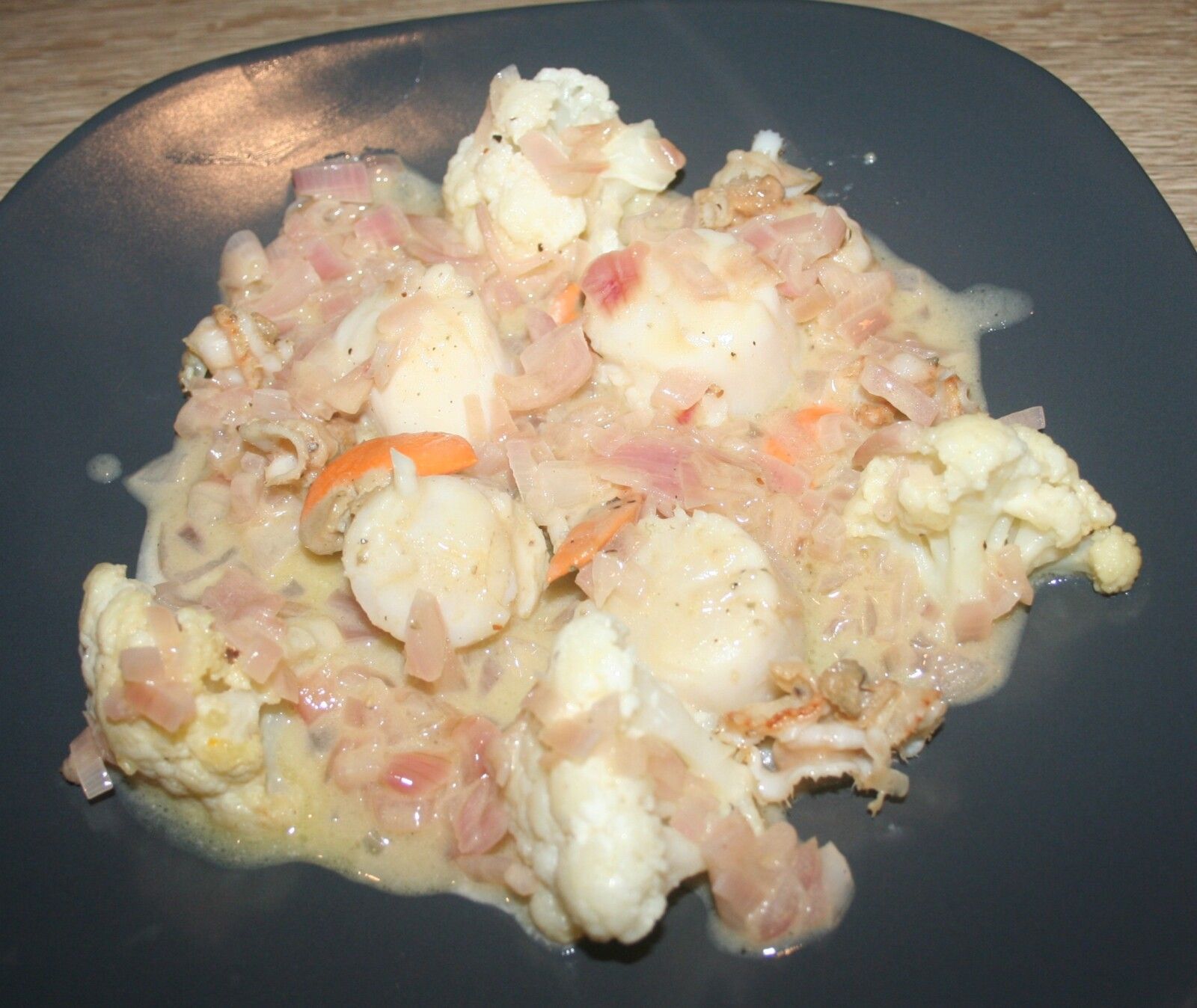 Coquilles Saint Jacques et chou-fleur au beurre blanc
