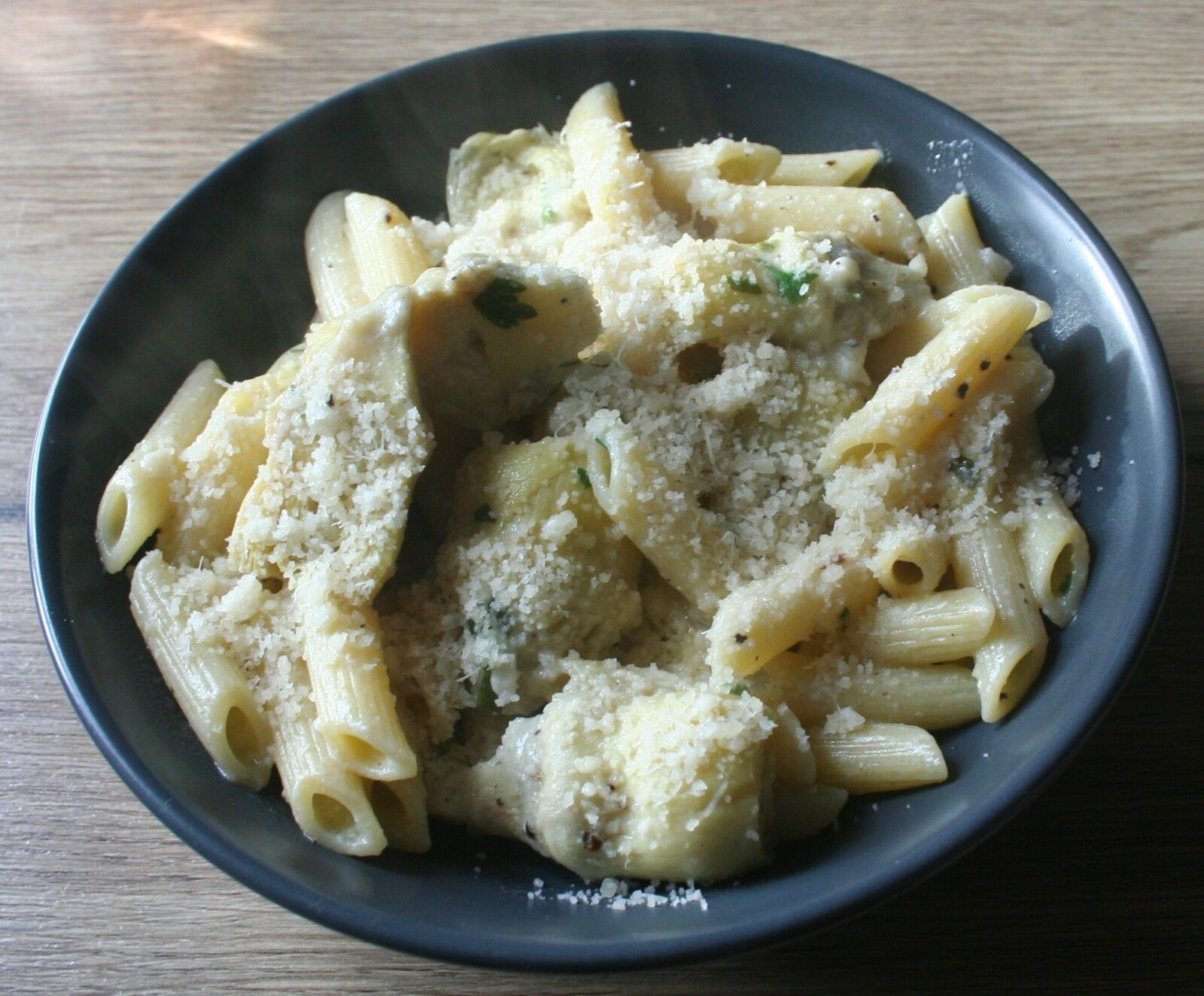 Penne aux artichauts, crème de soja et parmesan
