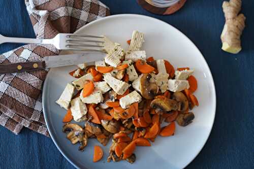 Poêlée de champignons et carottes croquantes, avec tofu