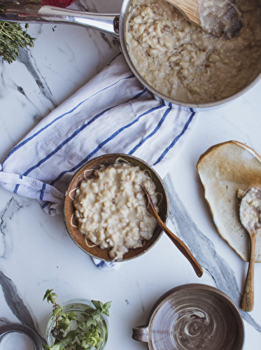 Porridge chaud et gourmand aux flocons d’avoine