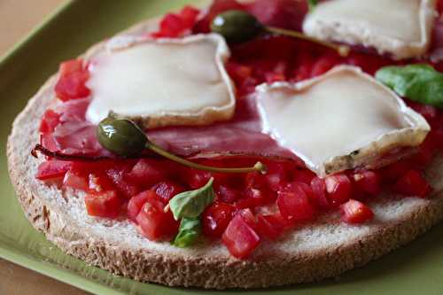 Bruschetta au speck et taleggio , speciale la Farfalla