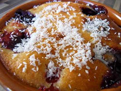 Clafoutis aux fruits rouges et noix de coco sans oeufs