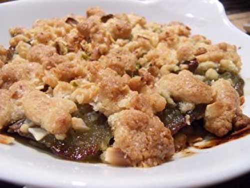 Crumble aux poires pistachées