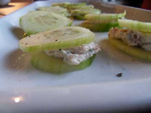 Mini hamburgers de concombres au thon