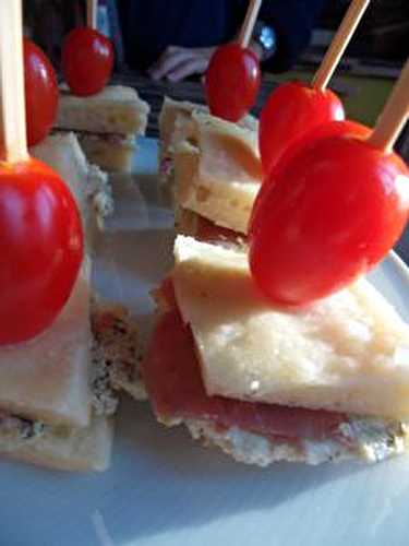 Mini -sandwich de foccacia au jambon de Parme