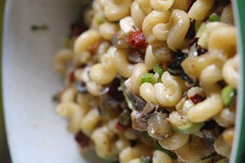 Salade de pâtes aux aubergines ( végétarienne)