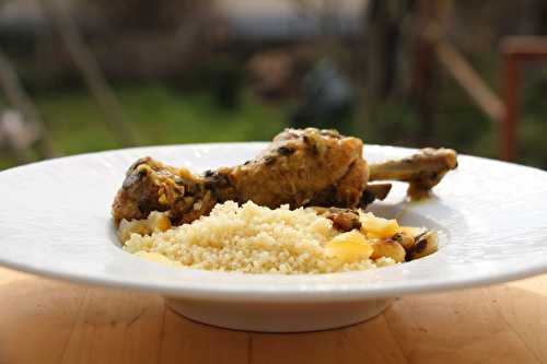 Tajine de poulet au safran , amandes et citron confit