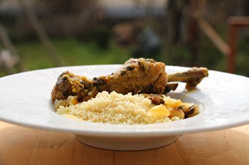 Tajine de poulet au safran , amandes et citron confit