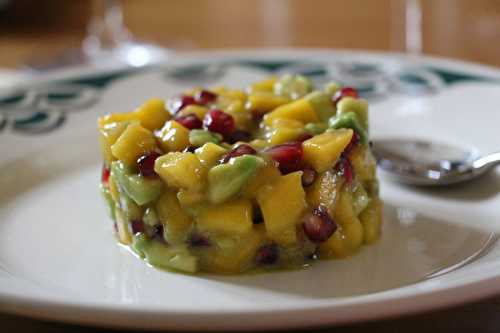 Tartare de mangue , avocat et grenade au combawa et coriandre