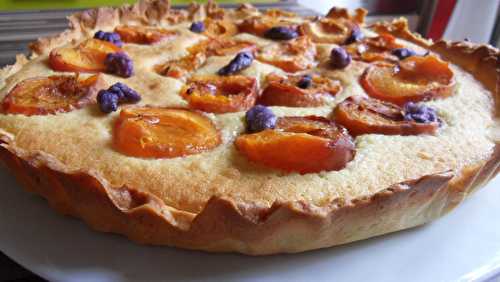 Tarte amandine aux abricots et violettes de toulouse - AnneSoGood