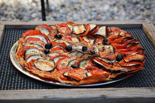 Tarte fine aubergines tomates et pesto rouge