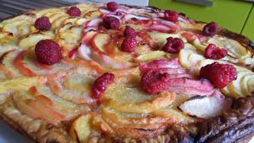 Tarte fine pêches framboises