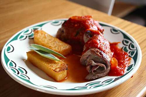 Saltimbocca au fromage , sauce tomate et sauge et polenta croustillante