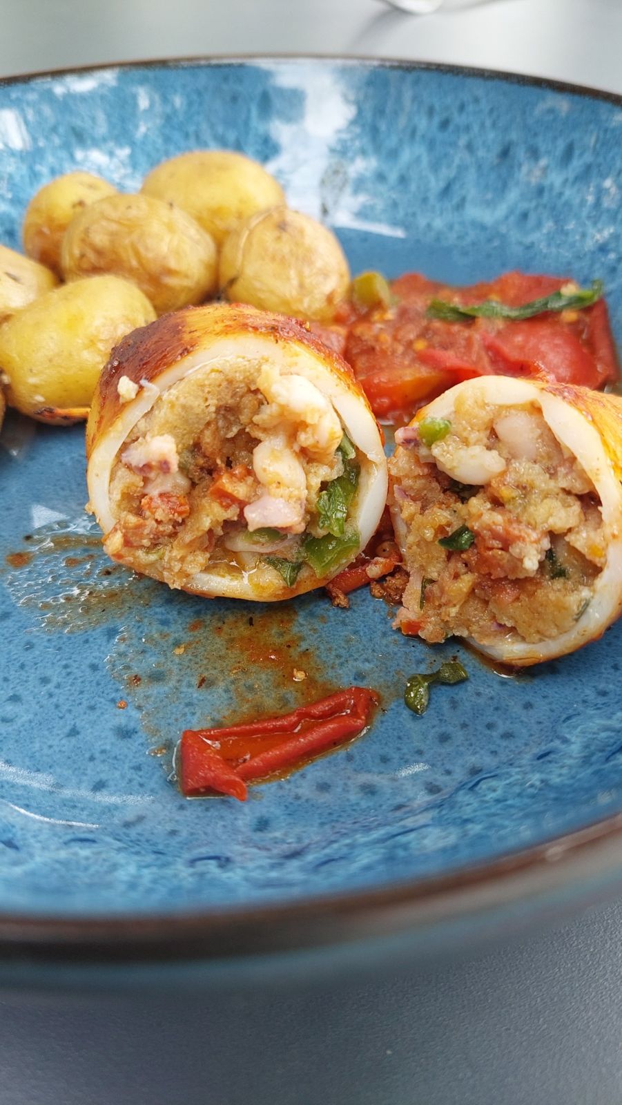 Calameri ripieni, calamars  farcis au chorizo