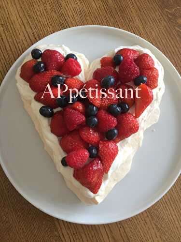 Pavlova aux fruits rouges