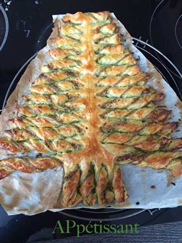 Sapin de Noël feuilleté au pesto