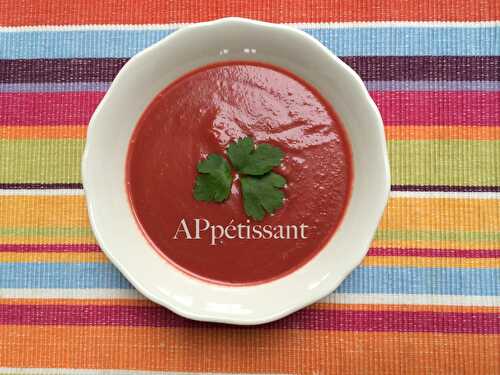 Soupe aux betteraves, gingembre et lait de coco