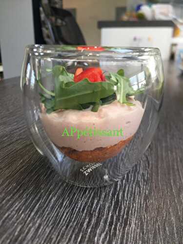 Verrines de mousse de jambon et pesto de tomates