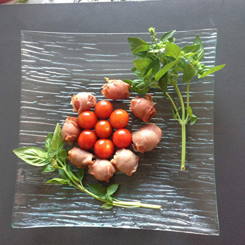 Tomates cerises enrobées de jambon cru