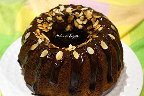 Bundt cake banane, chocolat et amandes