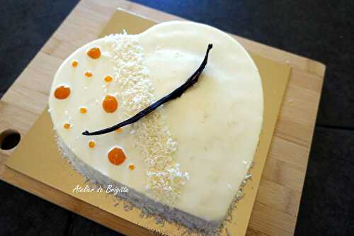 Entremet noix de coco, fruits de la passion, abricots et vanille