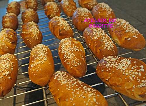 Les Petits Pains au lait moelleux comme ceux de la boulangerie....