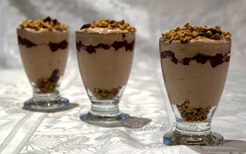 Mousse au chocolat au lait en habits de fêtes